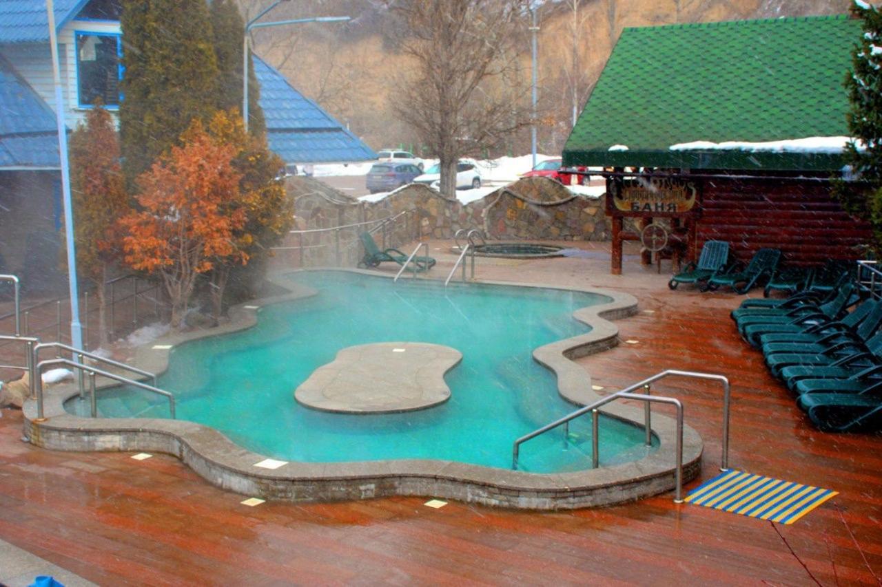 Тау-House Hotel Koksoki Kültér fotó