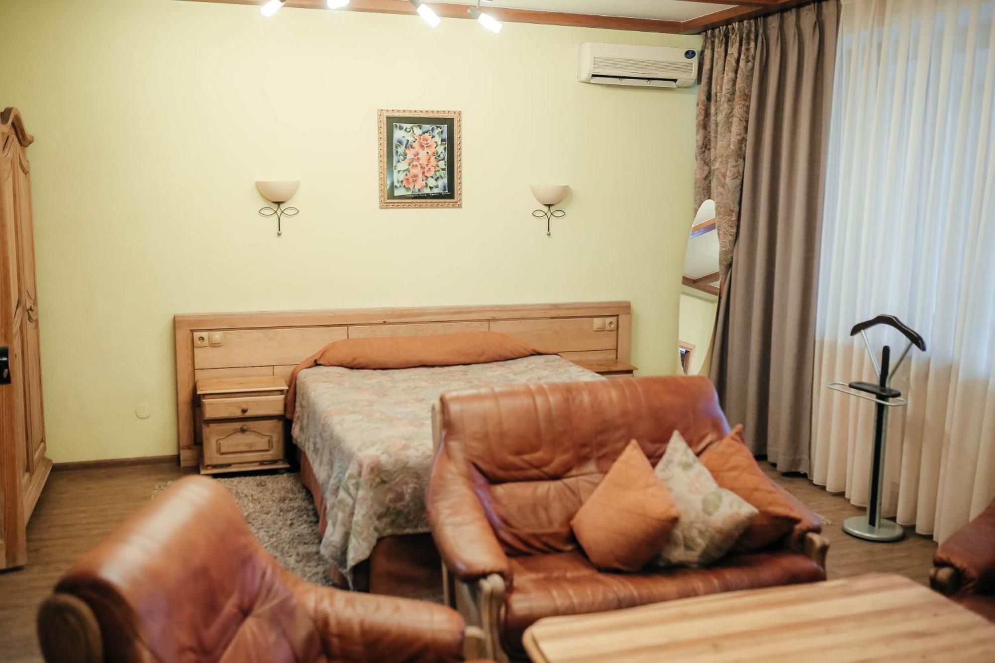 Тау-House Hotel Koksoki Kültér fotó